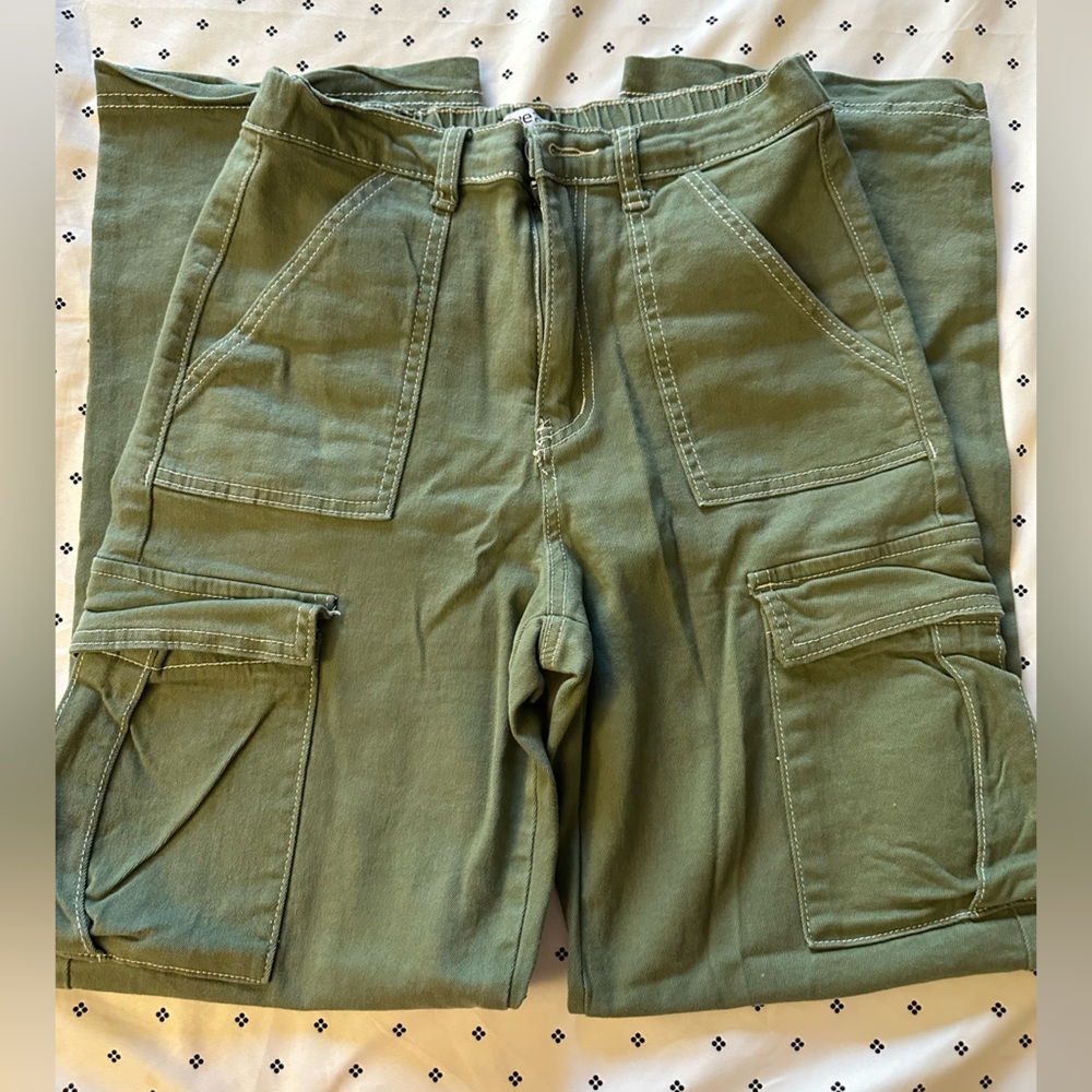 Green cargo jeans